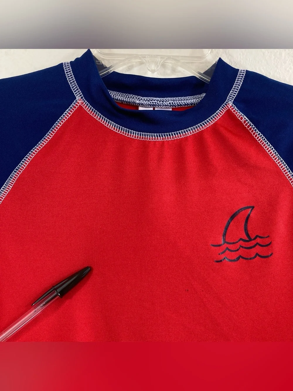 KIMU Surf Kids Rash Guard Swim Shirt Size 10/12 Red Blue Shark